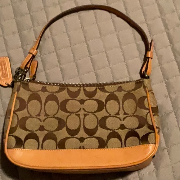 Coach Mules, handbag and keychain wallet - Picture 4 of 5